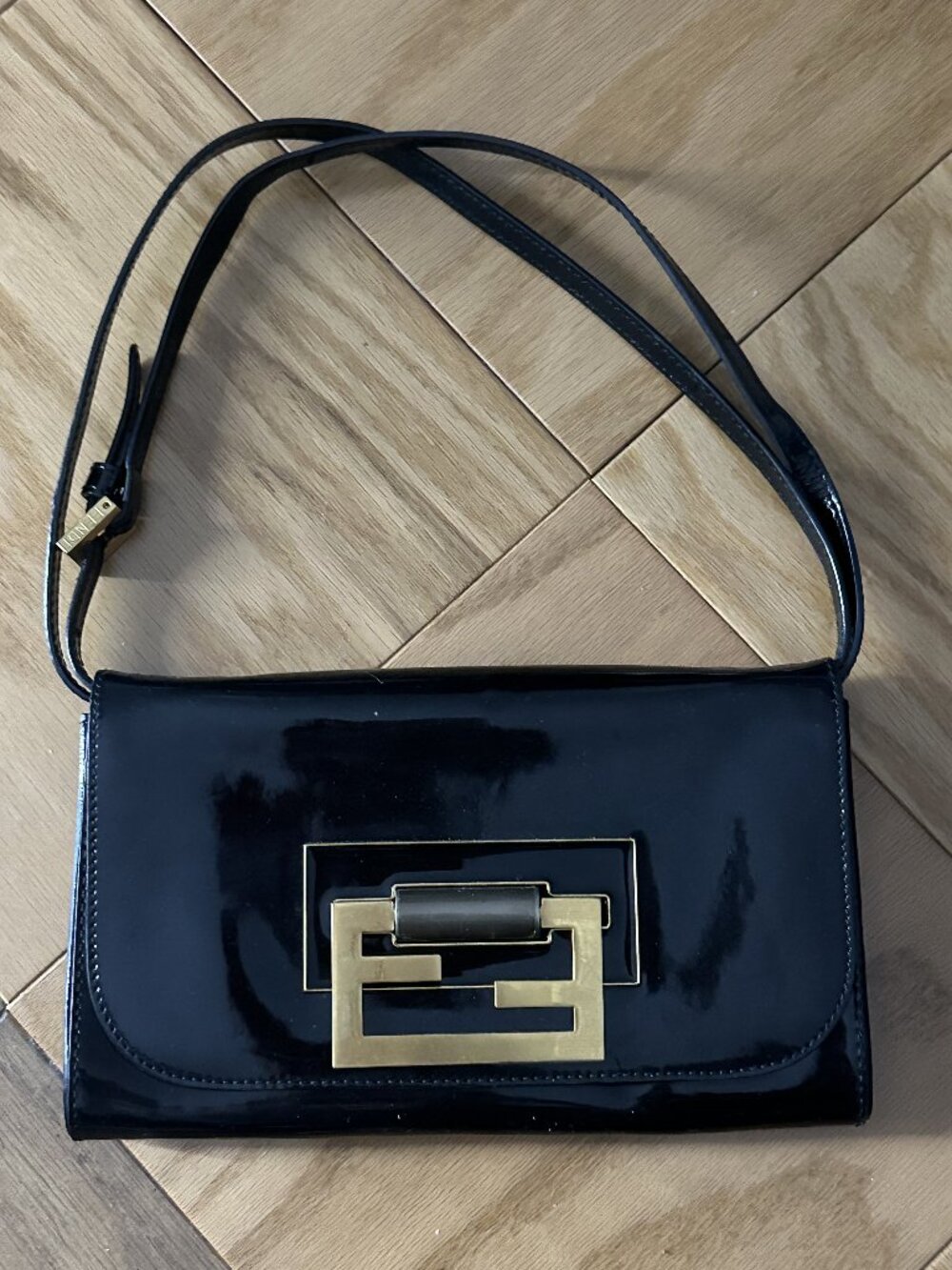 fendi patent leather baguette bag black with adjustable strap